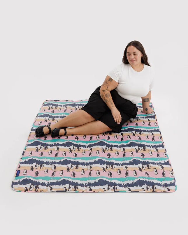 BAGGU Puffy Picnic Blanket - Penguin