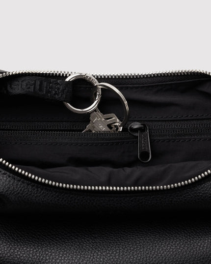 BAGGU SMALL RECYCLED LEATHER FLAT CRESCENT - BLACK
