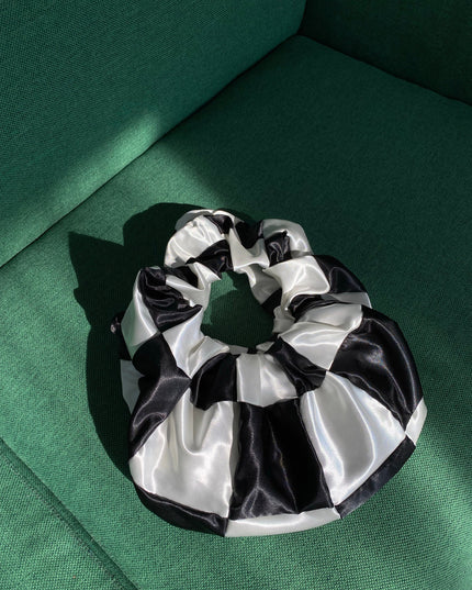 room shop patchwork baguette bag- black and white