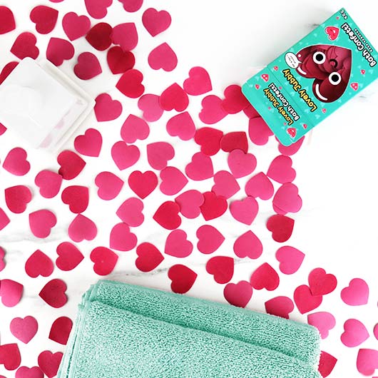 <3 Shaped Bath Confetti