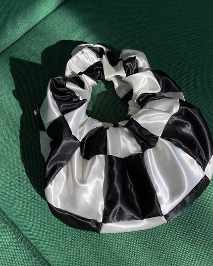 room shop patchwork baguette bag- black and white